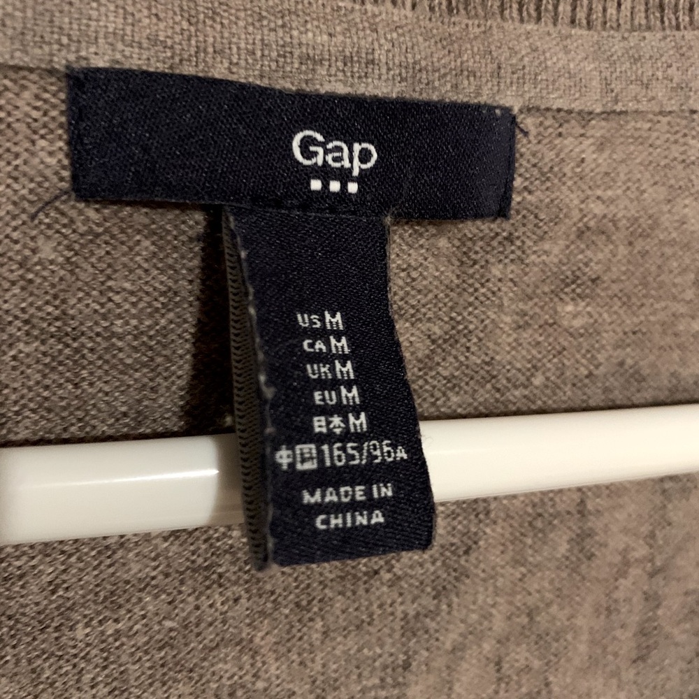 Gap- button up sweater/cardigan - Picture 3 of 4